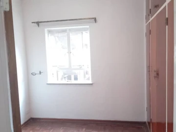 2 Bedroom Flat & Apartment