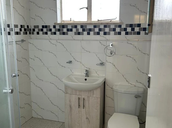 2 Bedroom Flat & Apartment