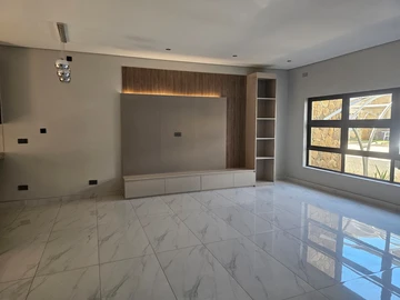 3 Bedroom Flat & Apartment