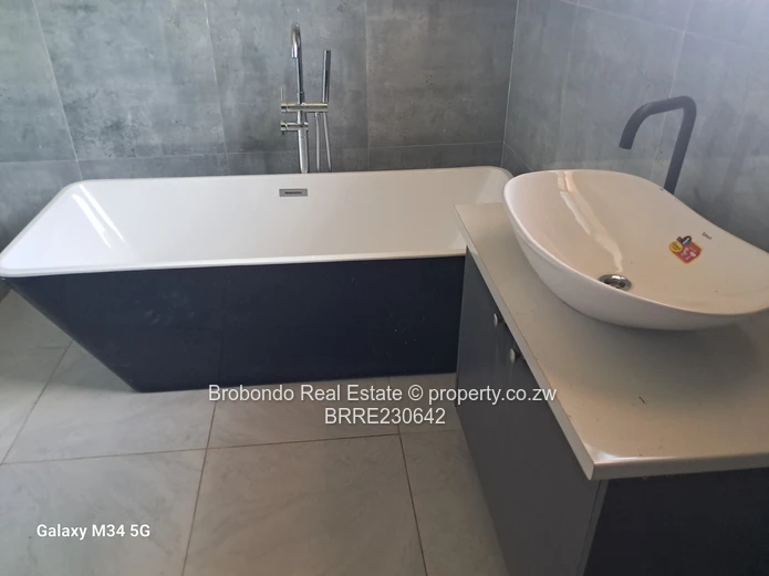 5 bed house for sale in Mt Pleasant Heights recently built. 