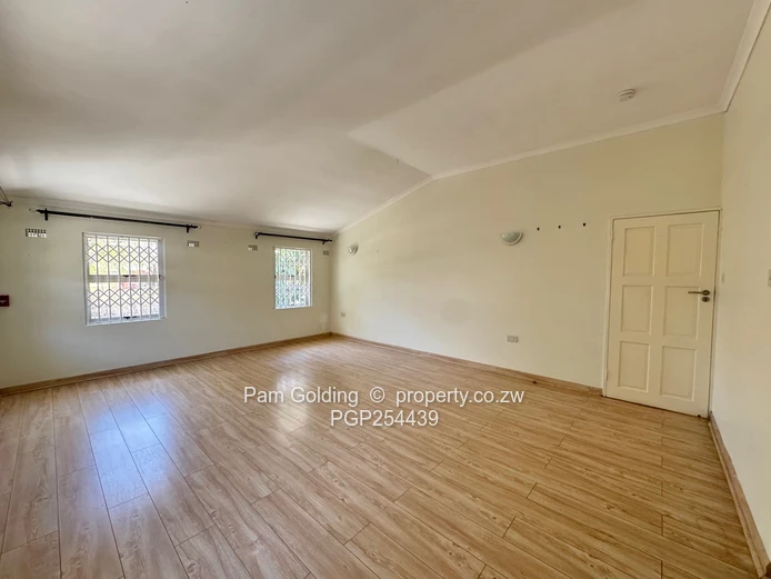 Newlands – Spacious 3 Bedroom Townhouse In Exclusive Complex
