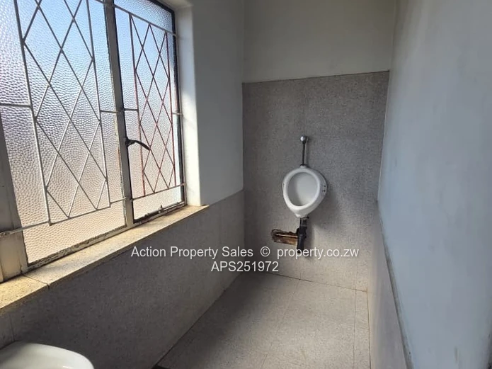Warehouse For Sale In Graniteside!
