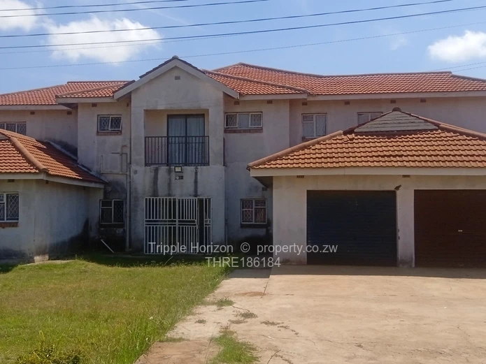 8 Bed House for Sale in Twinlakes THRE186184
