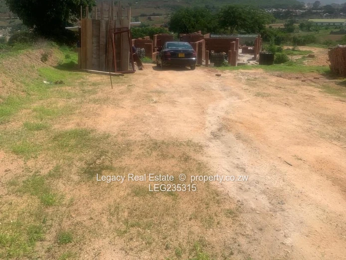 Mutare Darlington Commercial Stand For Sale.