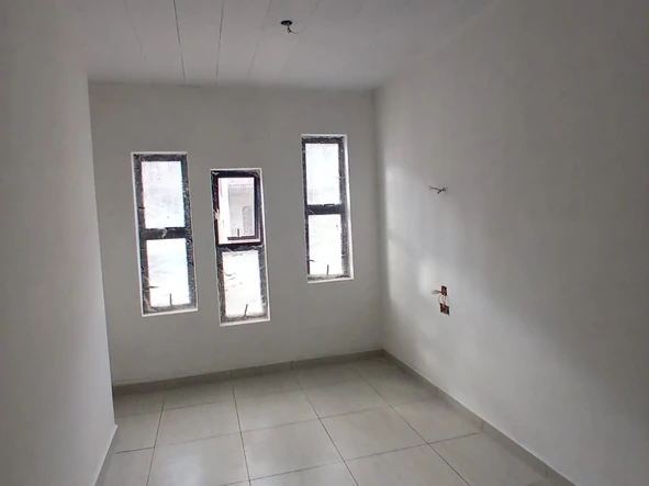 2 Bedroom Flat & Apartment