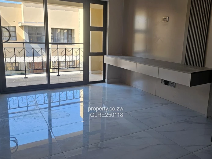 Modern 3-Bed Mount Pleasant Flat - Solar + 24hr Security