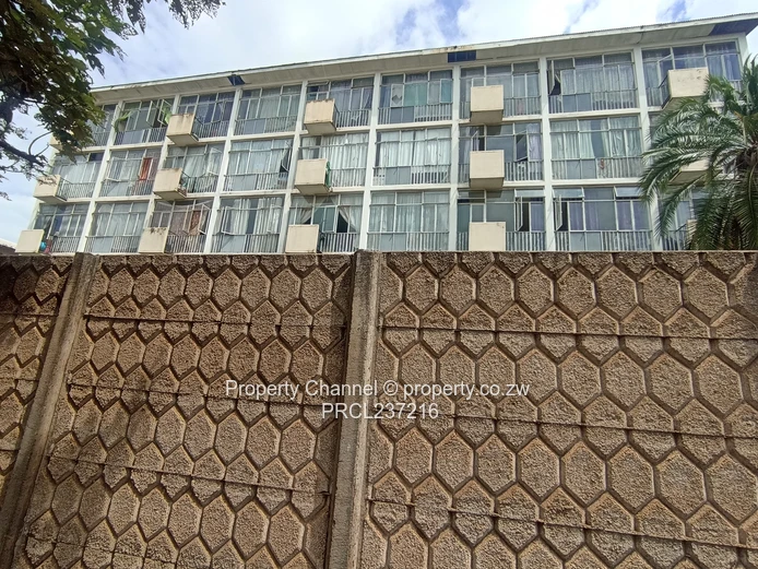 Spacious 1-Bed Apartment with City Views - Avenues