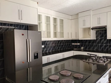 8 Bedroom House