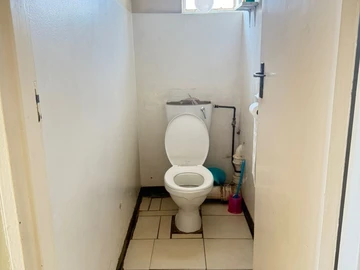 2 Bedroom Flat & Apartment