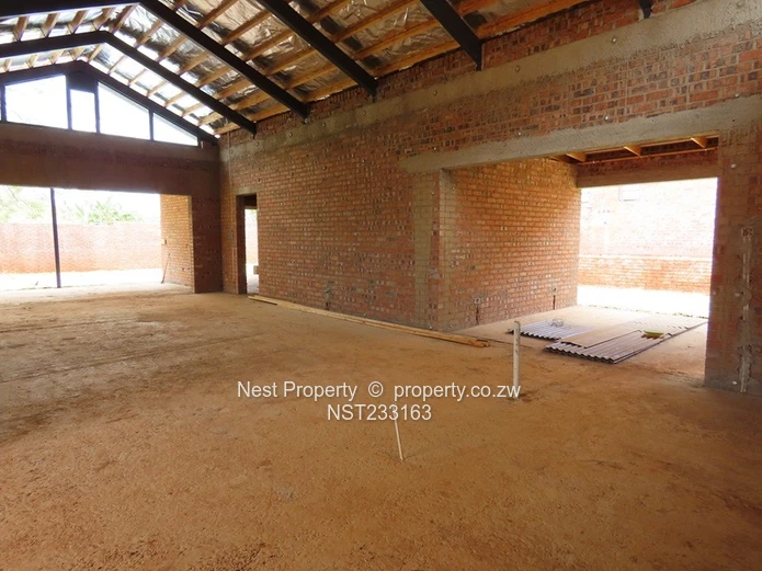 Modern living – 4 Bedroom Townhouse in Colne Valley!