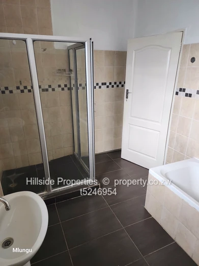 3bedroom apartment Newlands 