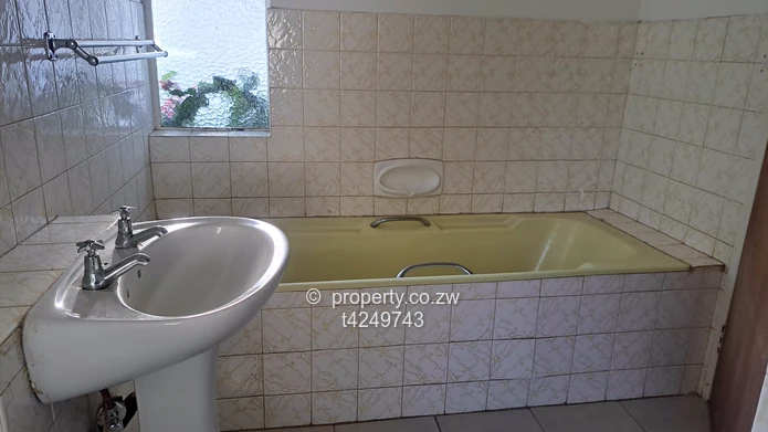 Gunhill 4 bedroomed house for Rent