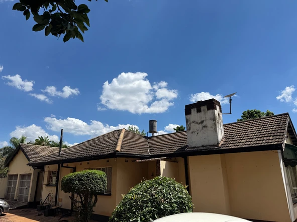 Elegant Greendale North Retreat: Spacious 3-Bedroom Oasis