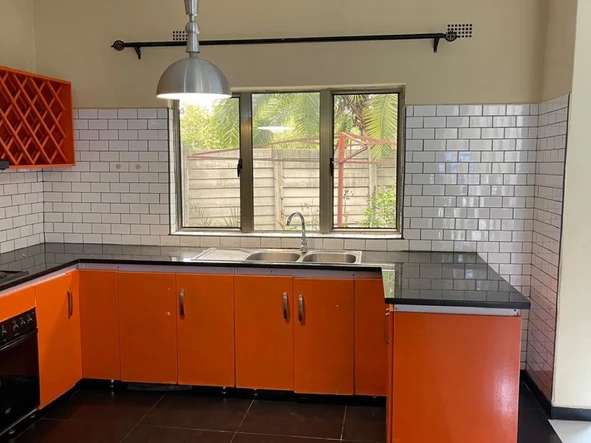 3 Bedroom Flat & Apartment