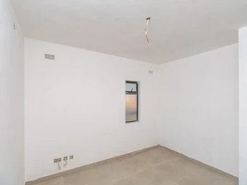 2 Bedroom Flat & Apartment