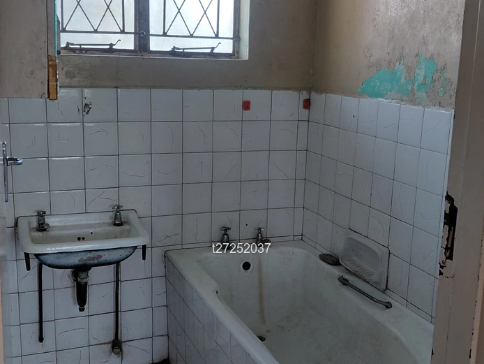 Houghton Park House To Let