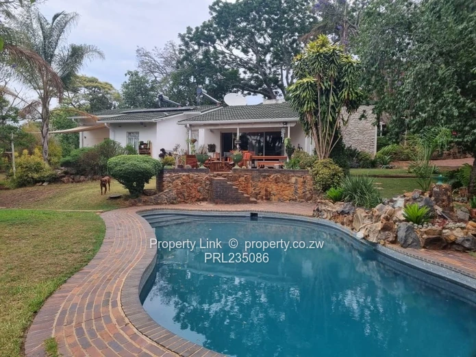 Home With Views, Pool & Self-Contained Cottage!