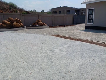 3 Bedroom Flat & Apartment