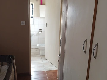 3 Bedroom Flat & Apartment