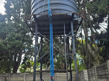 2 Bedroom Flat & Apartment