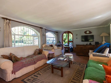 6 Bedroom House