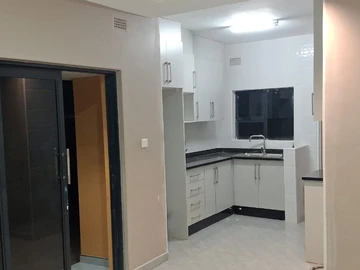 2 Bedroom Flat & Apartment
