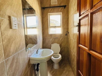 3 Bedroom Flat & Apartment