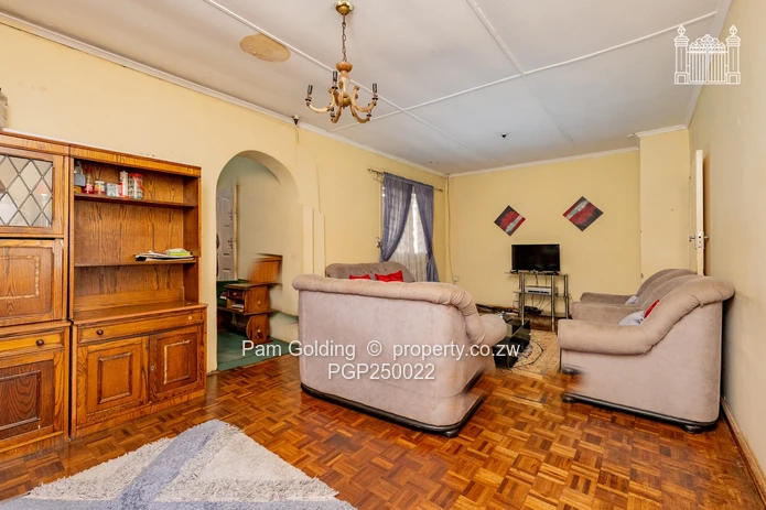 Family Home with Rental Income Potential!