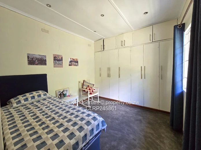 Character home  (Sole Mandate)