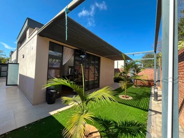 3 Bedroom Flat & Apartment
