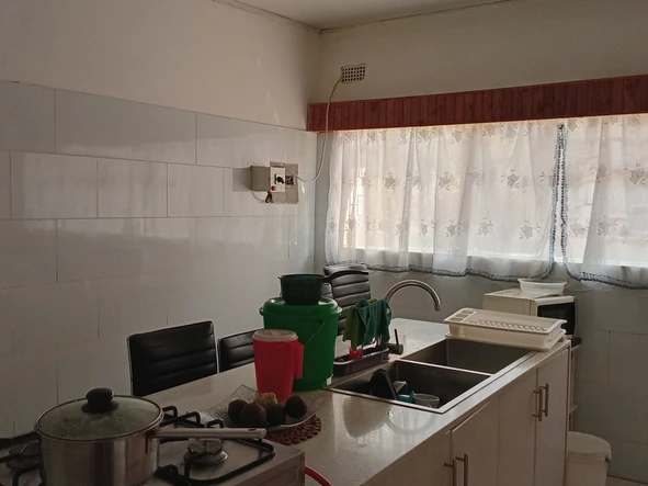 6 Bedroom House