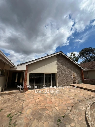 6 Bedroomed house to let in Greendale 