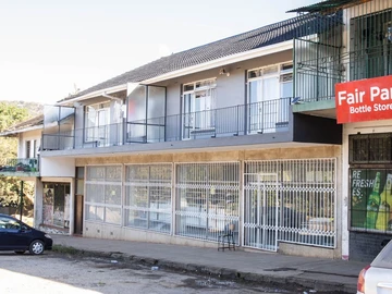 2 Bedroom Flat & Apartment