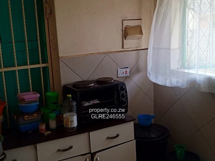 Spacious 3-Bed Solar Home with En Suite in Msasa Park