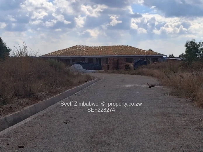 A choice of 4 residential vacant stands is available 