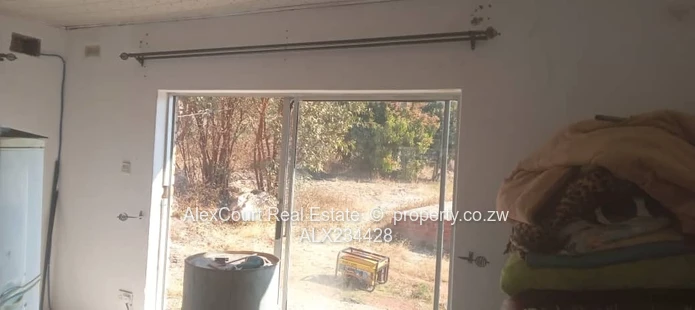 A property on 1000sqm stand !