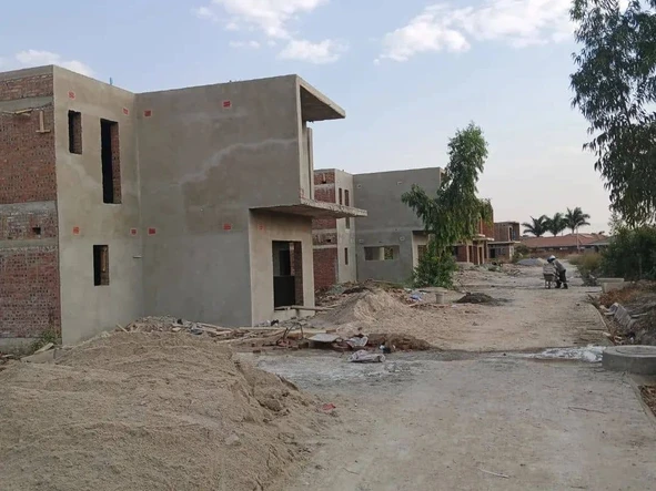 Stands & Residential Land