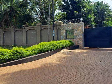 3 Bedroom Flat & Apartment