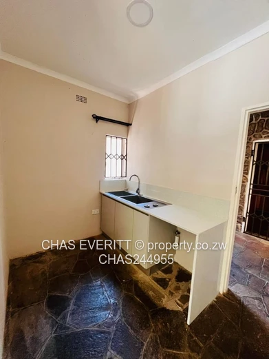 6 Bedroom House To Rent in Greendale