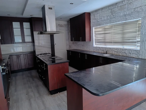5 Bedroom House