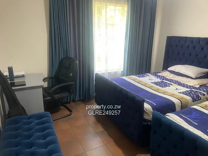 Spacious 3-Bed Home in Borrowdale Brooke — Borehole & Garden