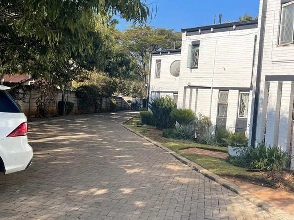 2 Bedroom Flat & Apartment