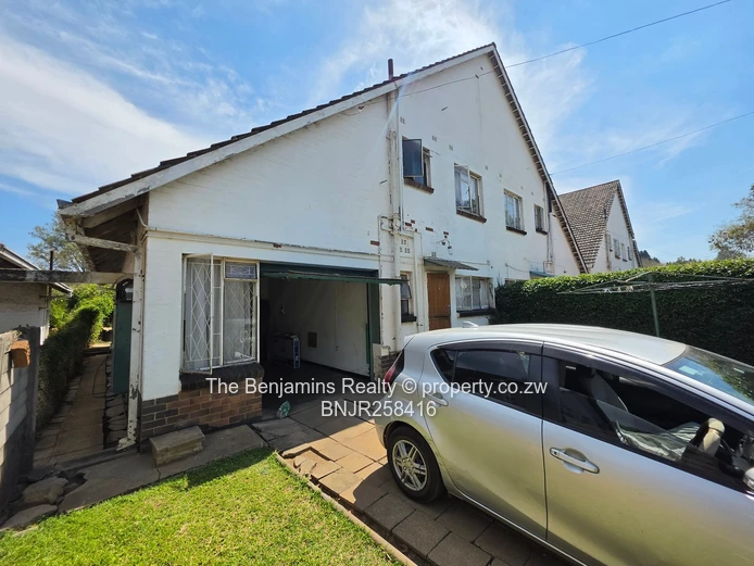 2-Bed Garden Flat in Strathaven — Garage & Tank