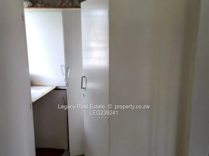 Strategic Commercial Property – Ideal for Corporate HQ or Logistics