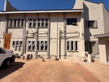 3 Bedroom Flat & Apartment