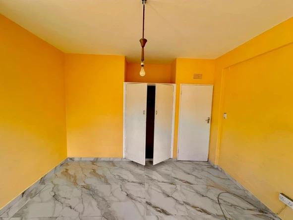 2 Bedroom Flat & Apartment