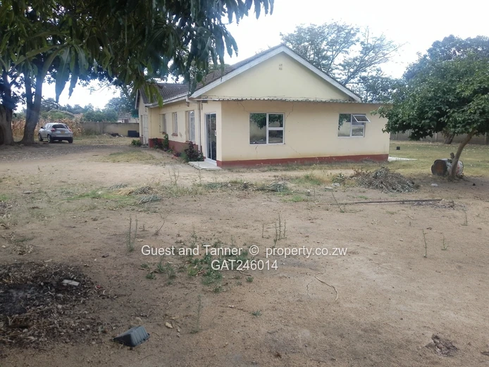 4 BED House for Sale in Waterfalls with Title Deed