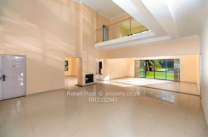 Luxury 5-Bed Cluster House With Pool-Chisipite