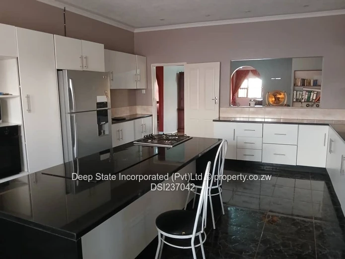 Borrowdale Pomona house for sale .