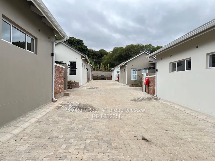 3 bed modern cluster home in Borrowdale Brooke